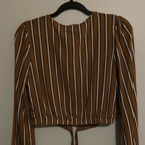 Cute Pacsun Long Sleeve Cropped Top - Picture 2 of 6
